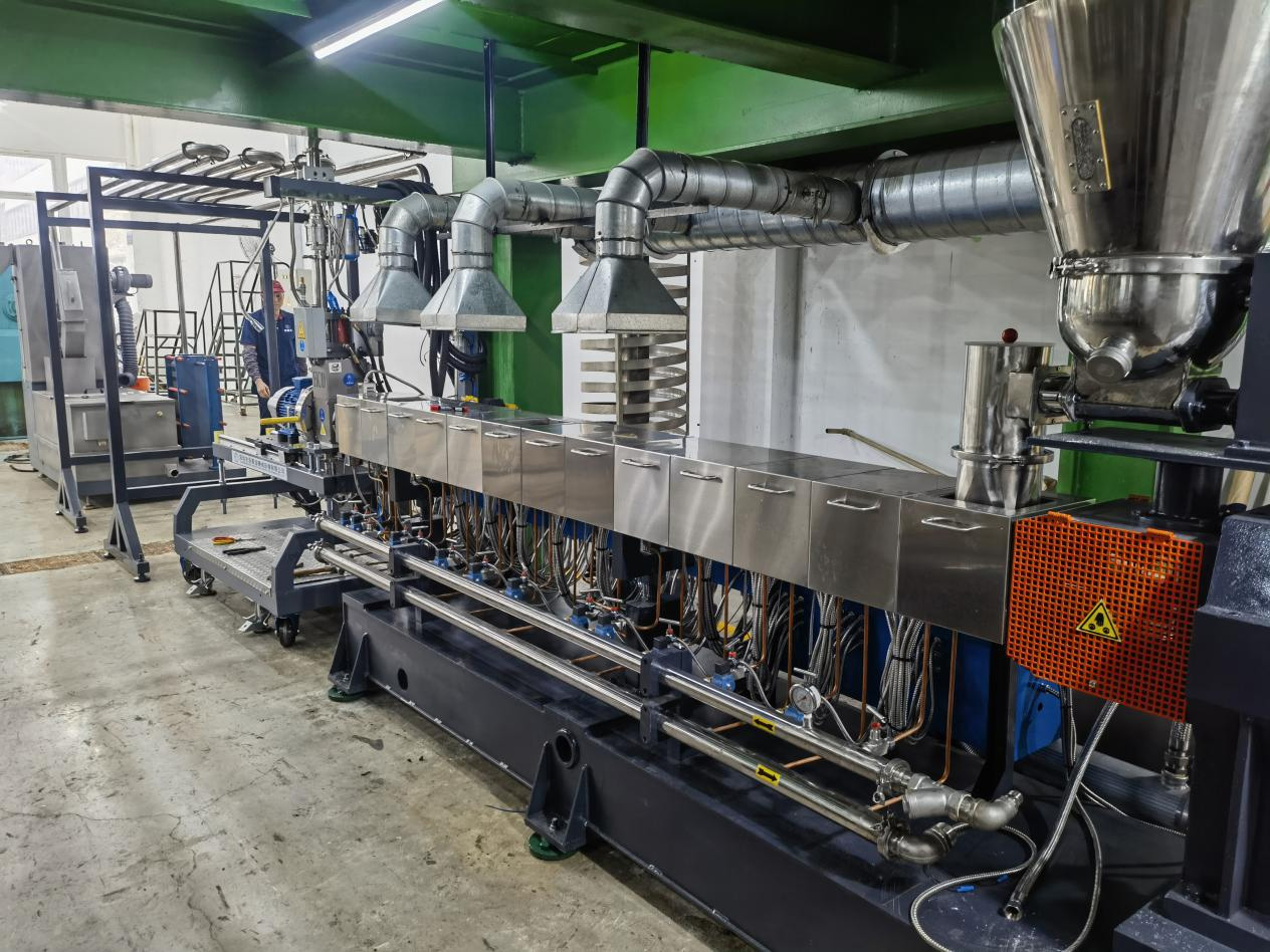 ky开元TPE引进双螺杆挤出机+水下切生产线自动化设备